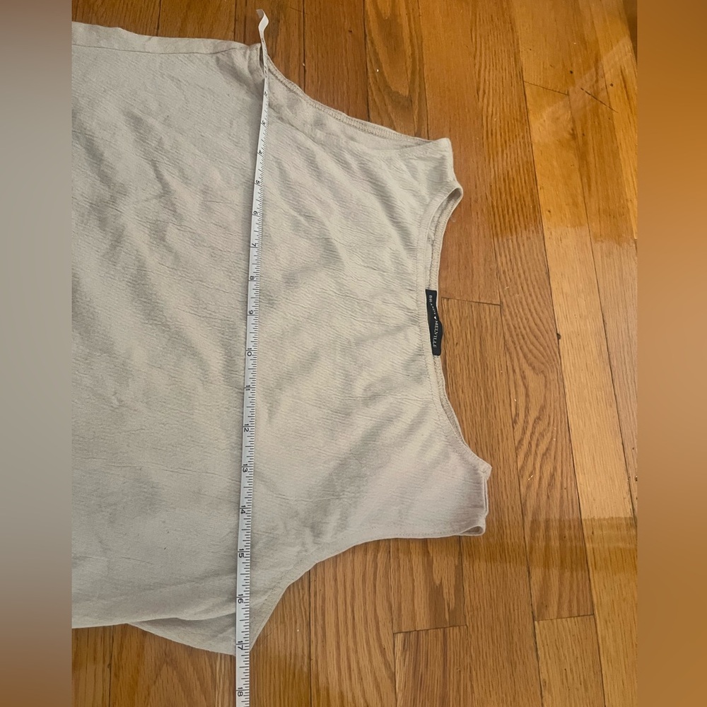 Brandy Melville cream textured high neck sleeveless tank top - Picture 7 of 7